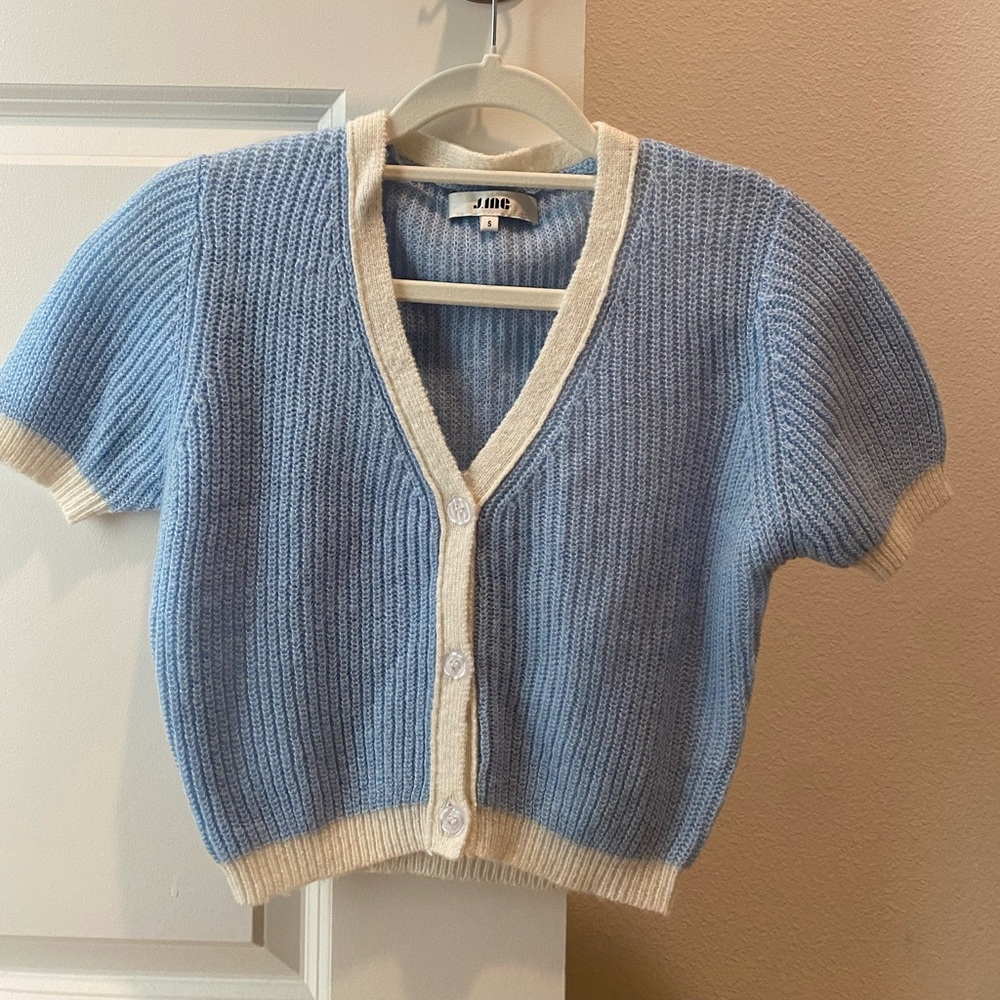 Cropped knit short sleeve top